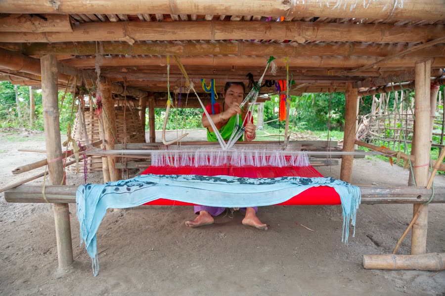 Tenun tradisional